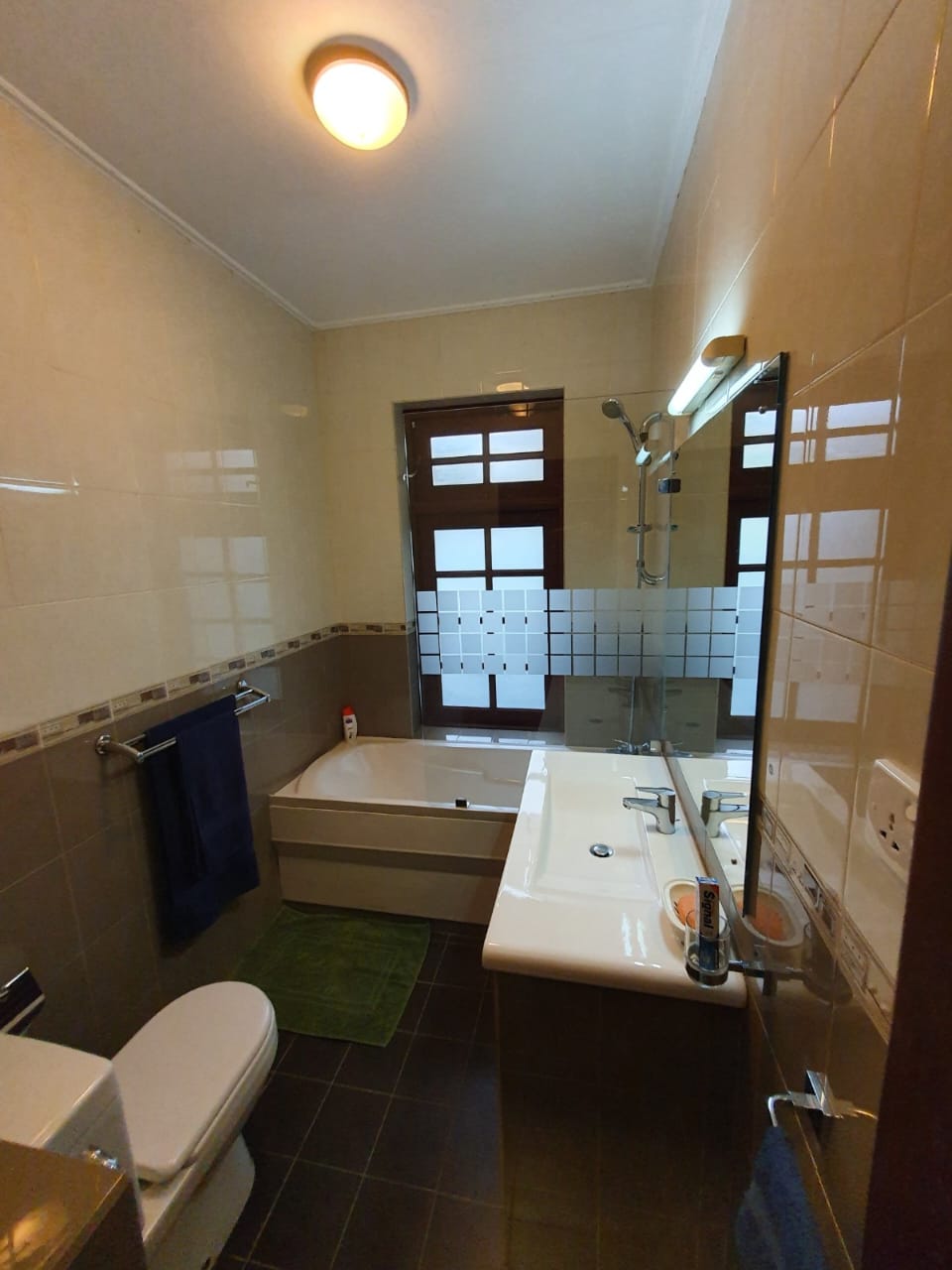 2-Bedroom Upstairs Apartment of a House for Rent – Mt. Lavinia