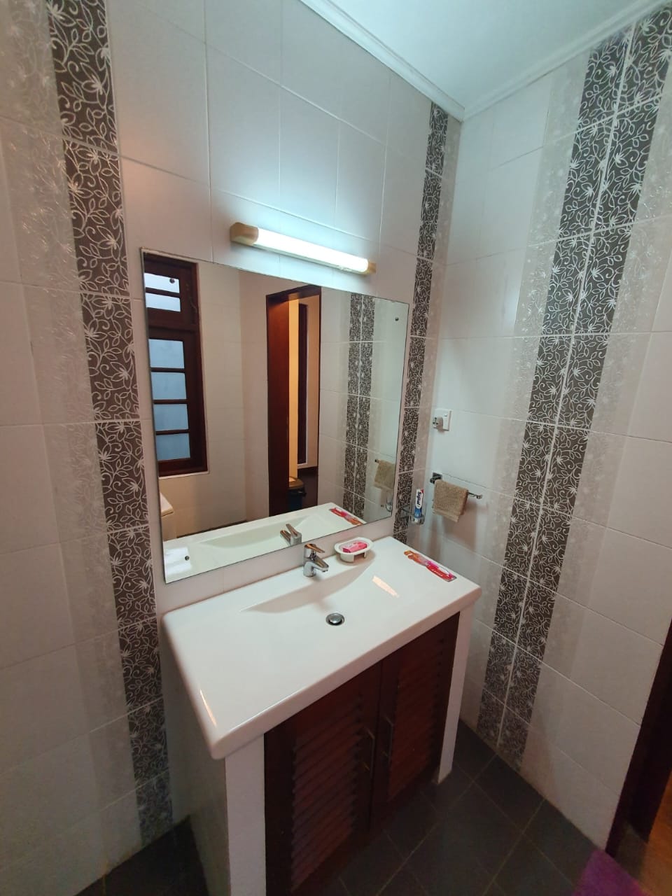 2-Bedroom Upstairs Apartment of a House for Rent – Mt. Lavinia