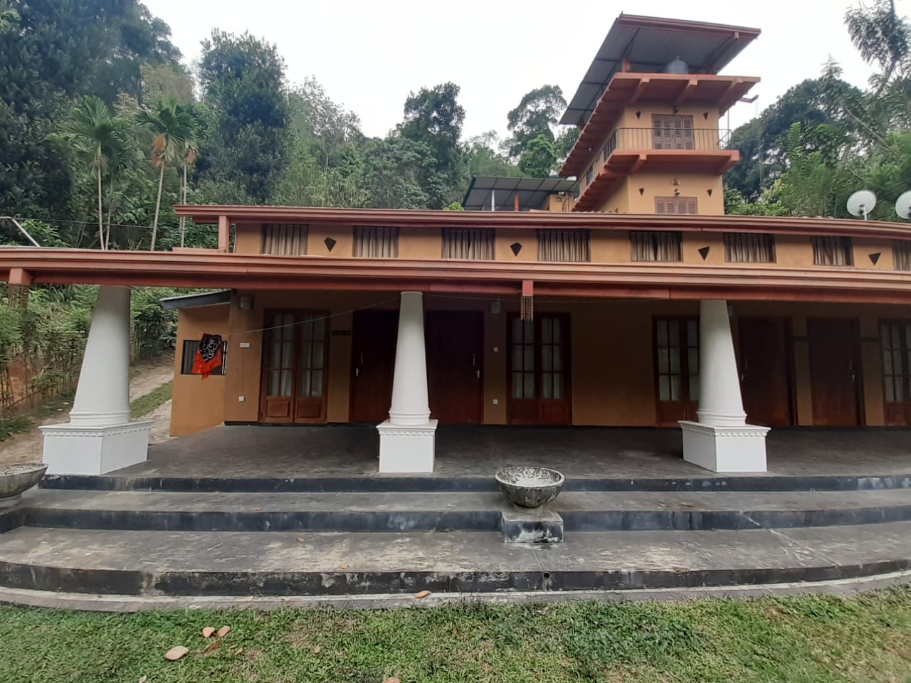 Guest House for Sale at Oruthota road, Digana, Kandy.
