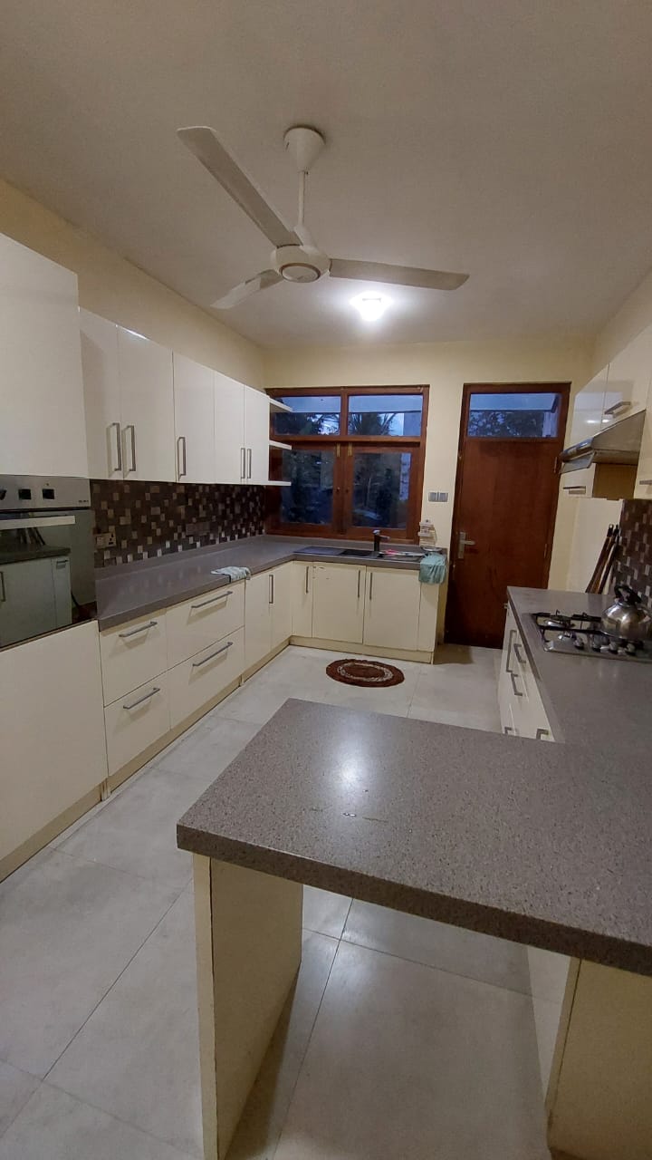 Fully Furnished House for Rent in Facing to the Thimbirigasyaya Road, Colombo 5.