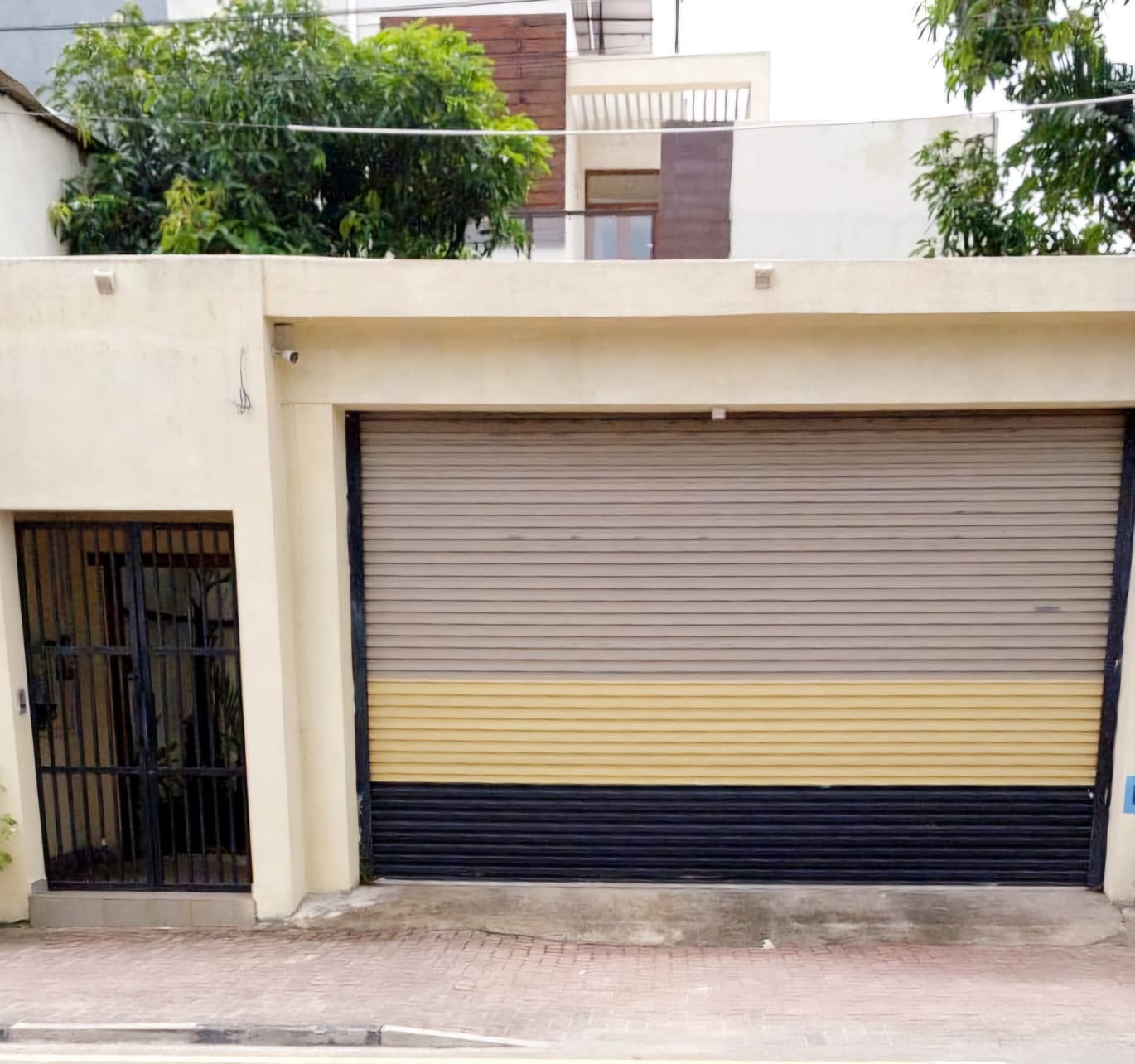 Fully Furnished House for Rent in Facing to the Thimbirigasyaya Road, Colombo 5.