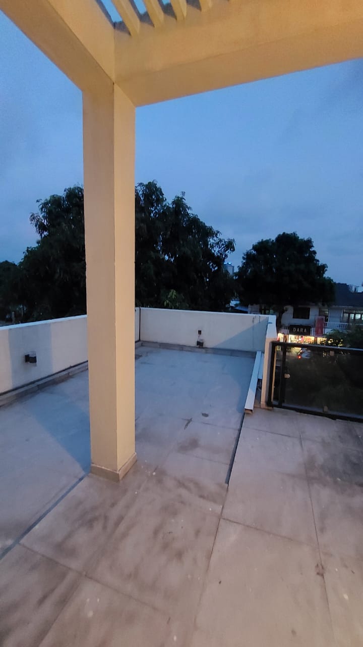 Fully Furnished House for Rent in Facing to the Thimbirigasyaya Road, Colombo 5.