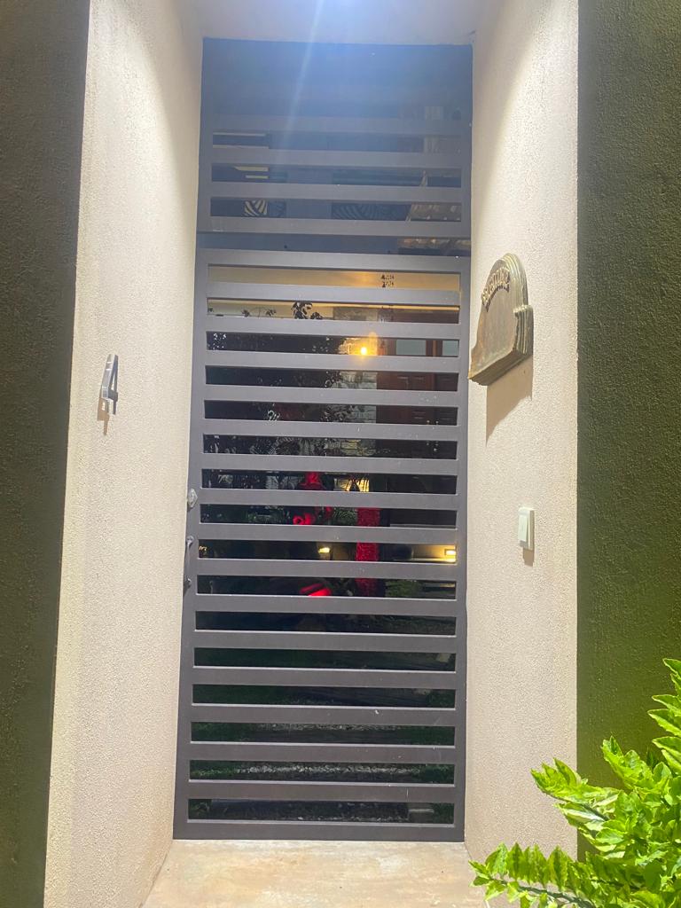 Luxury 3 Storied House for Sale in Liberty Court, Ma-Eliya, Ja-Ela.