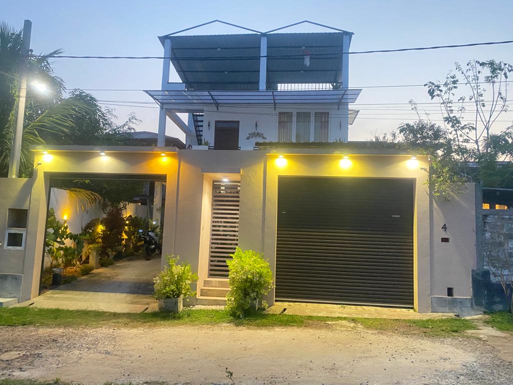 Luxury 3 Storied House for Sale in Liberty Court, Ma-Eliya, Ja-Ela.