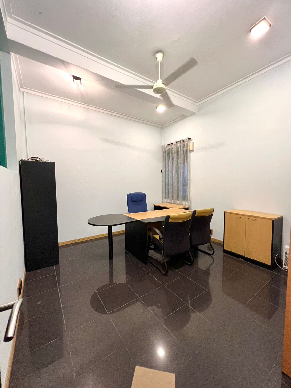 Luxury House for Rent in Forest Drive, Pannipitiya Road, Thalawathugoda.