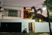Luxury House for Rent in Forest Drive, Pannipitiya Road, Thalawathugoda.