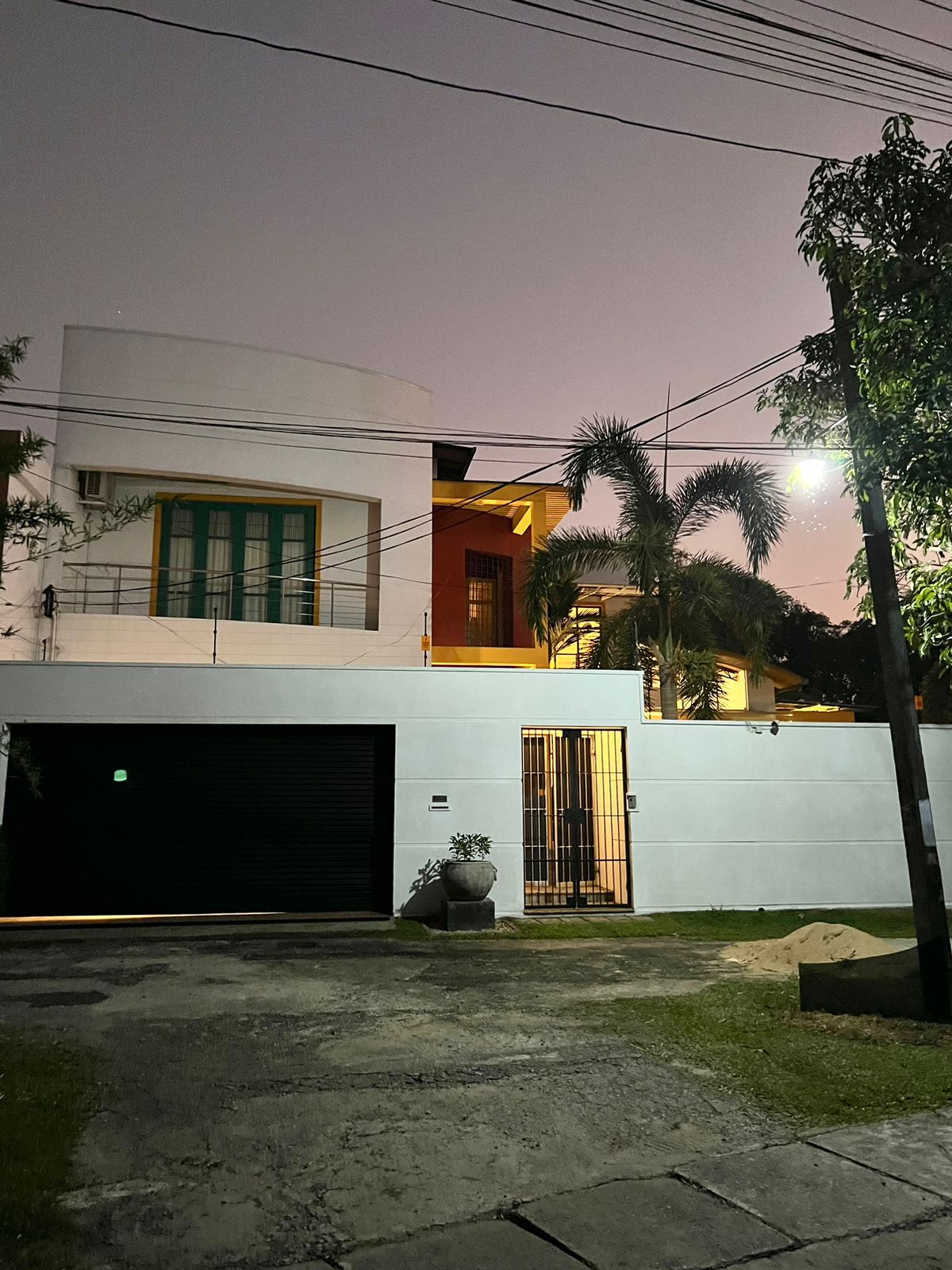 Luxury House for Rent in Forest Drive, Pannipitiya Road, Thalawathugoda.