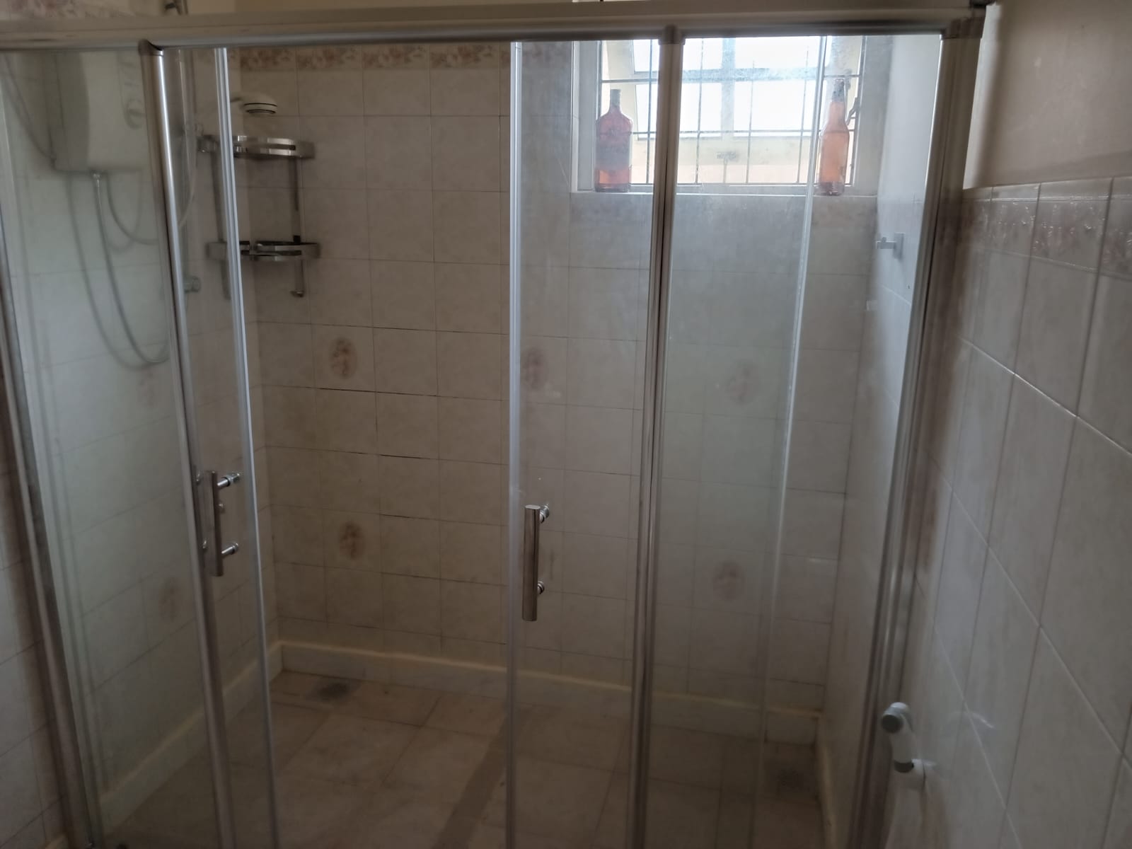 House for rent in Thalapathpitiya road, Nugagoda.