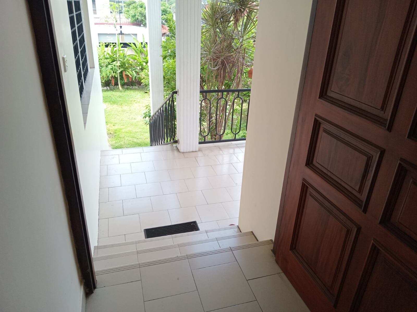 House for rent in Thalapathpitiya road, Nugagoda.