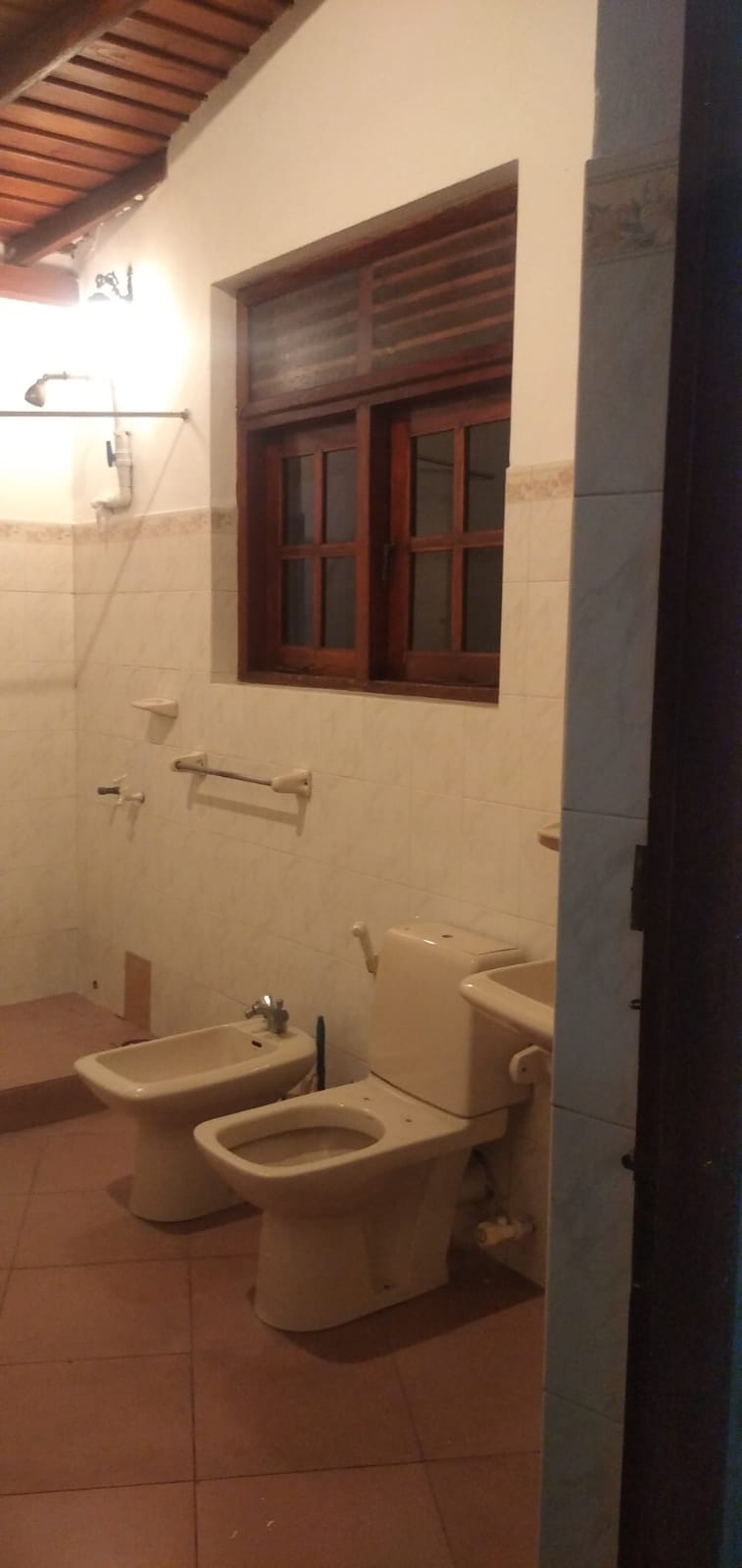 Main road facing House for rent in Robert Gunawardhena Mawatha, Battaramulla.