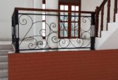 Main road facing House for rent in Robert Gunawardhena Mawatha, Battaramulla.