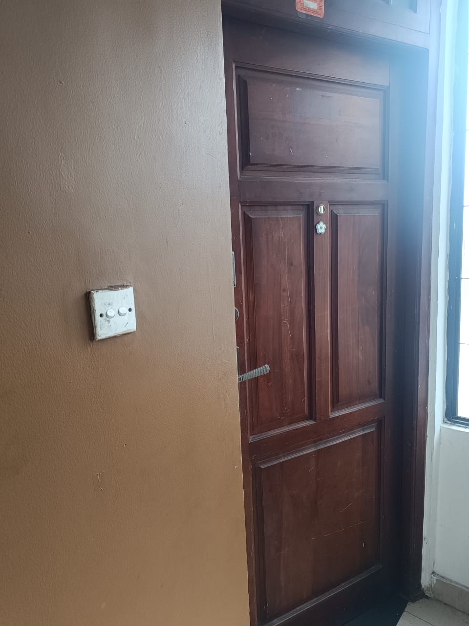 1st Floor unit for rent in Dehiwala (Galle road facing)