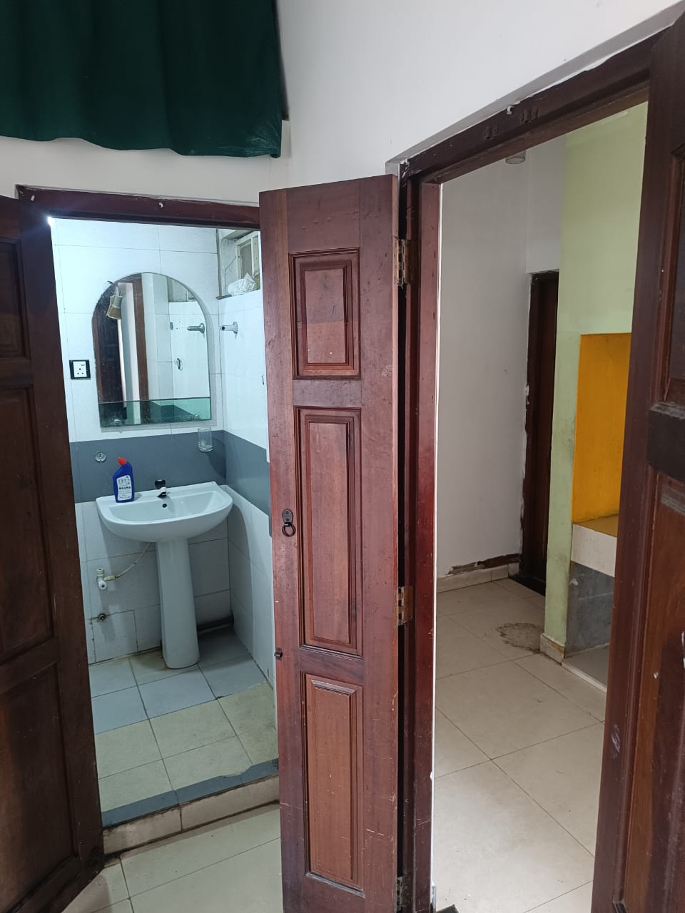 1st Floor unit for rent in Dehiwala (Galle road facing)