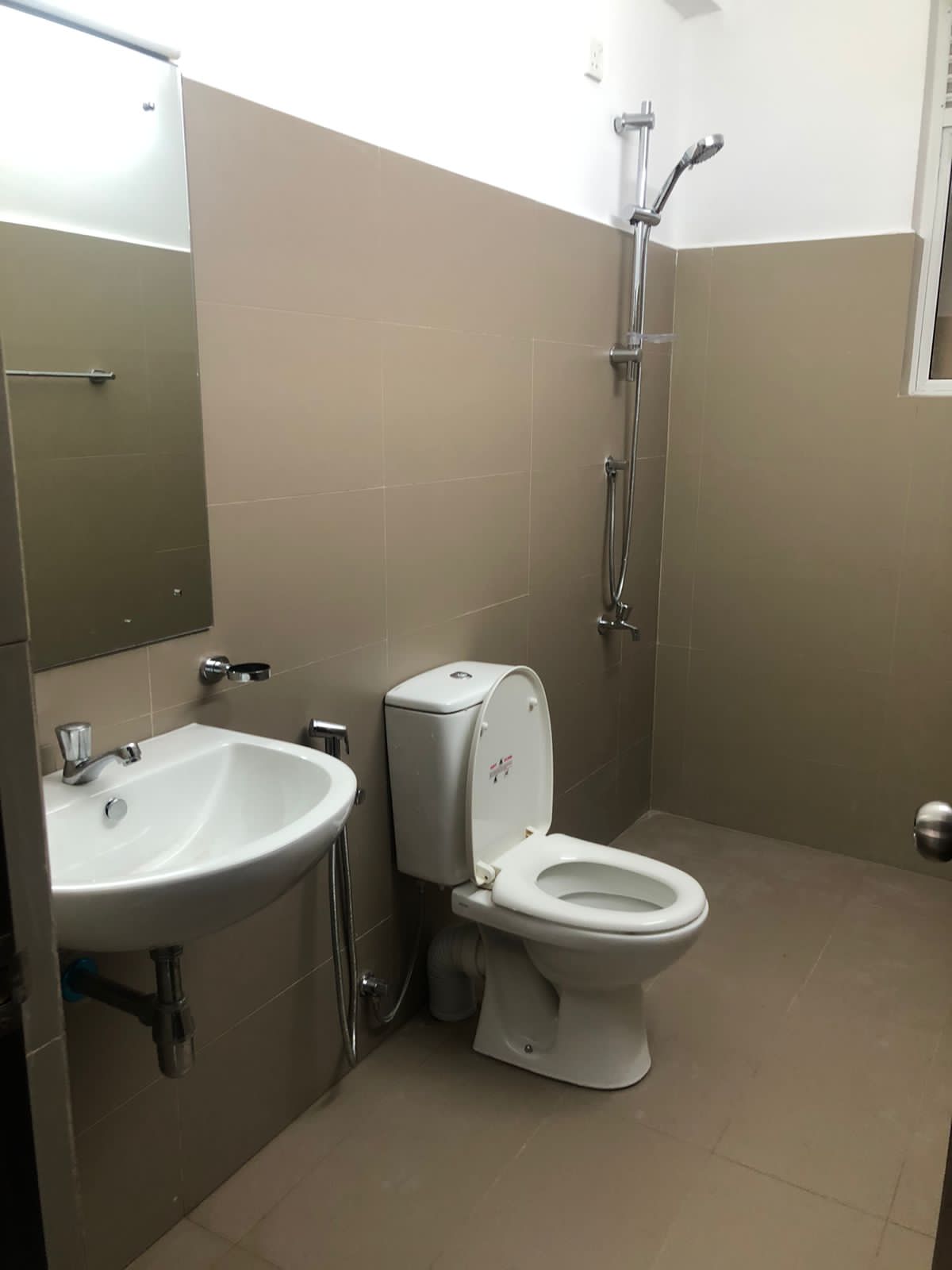 Furnished Apartment for Rent in Angulana Station Road, Moratuwa. 