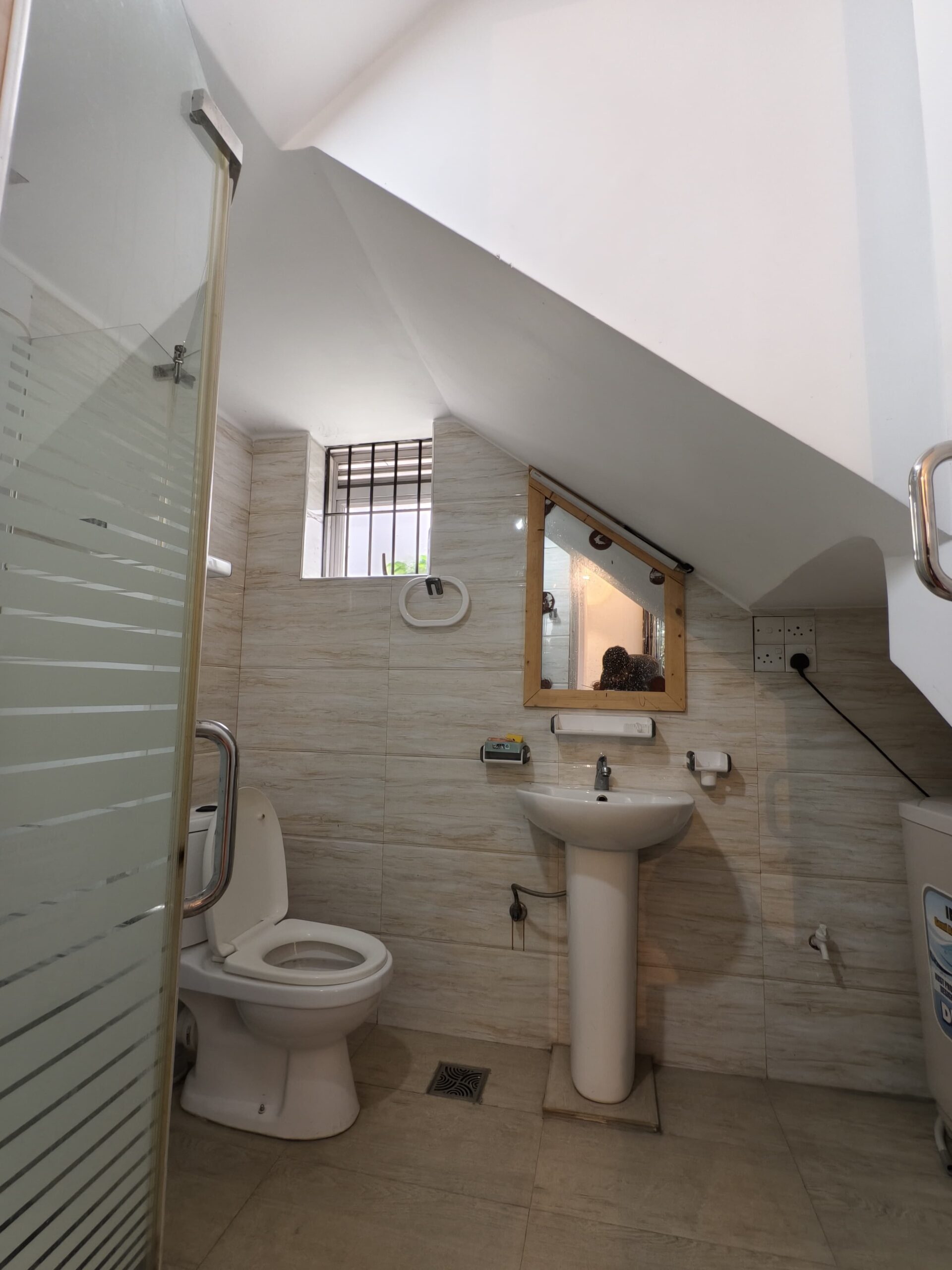 Furnished Luxury Apartment for Rent in Halpe Mawatha, Kandana.