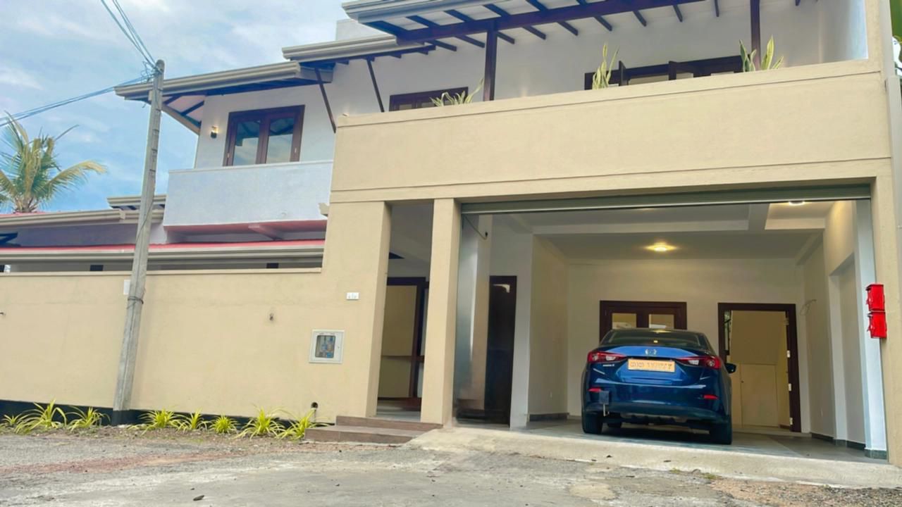 3 Storied House for Rent in Polgasowita Road, Mathegoda.