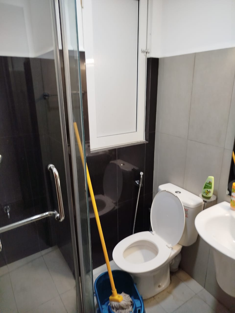 Furnished Apartment for Rent in Luxe Highway Residencies in Kottawa. 