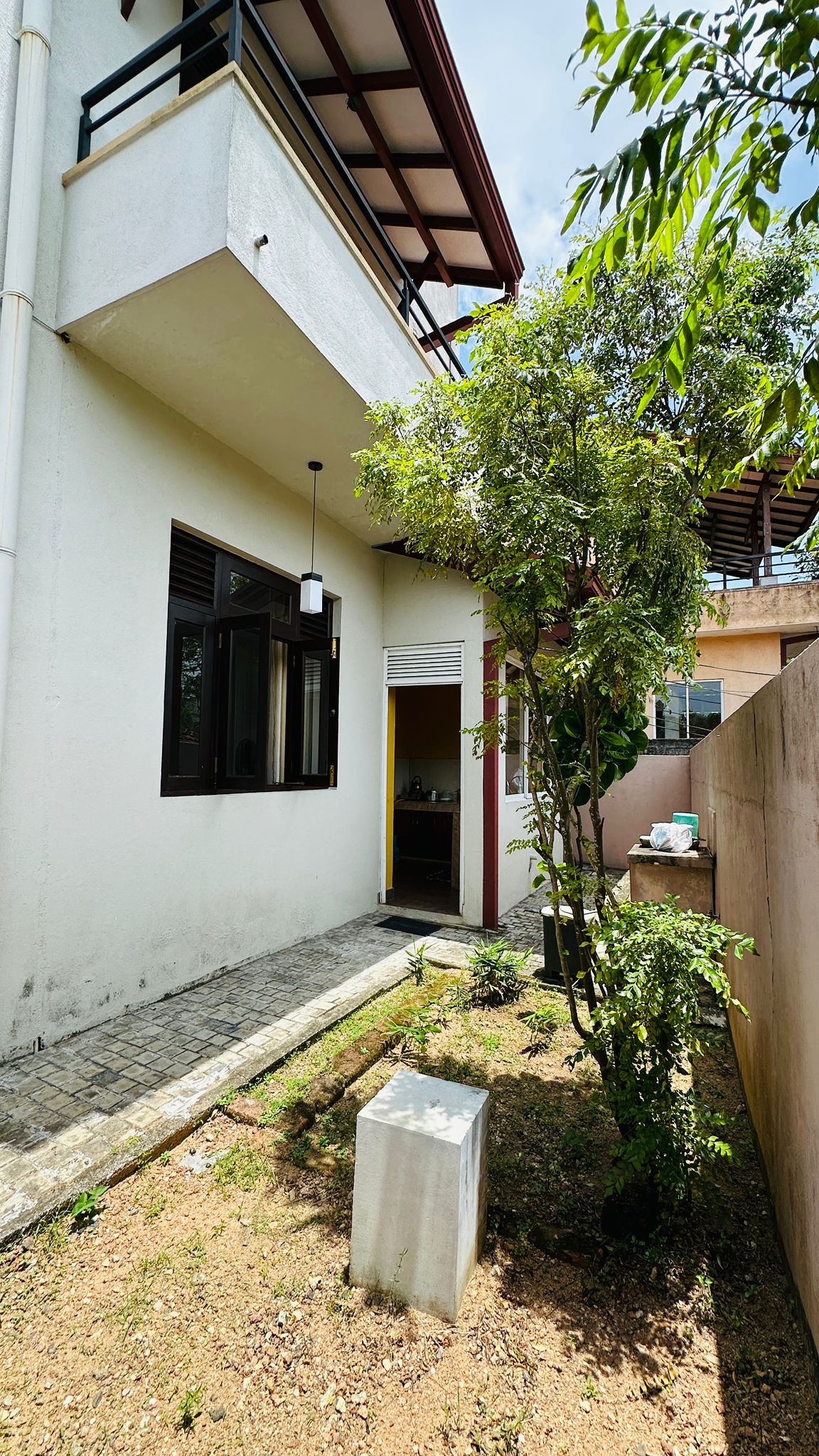 Modern 2-Storied House for Rent in Suhada Mawatha, Kalapaluwawa, Rajagiriya.
