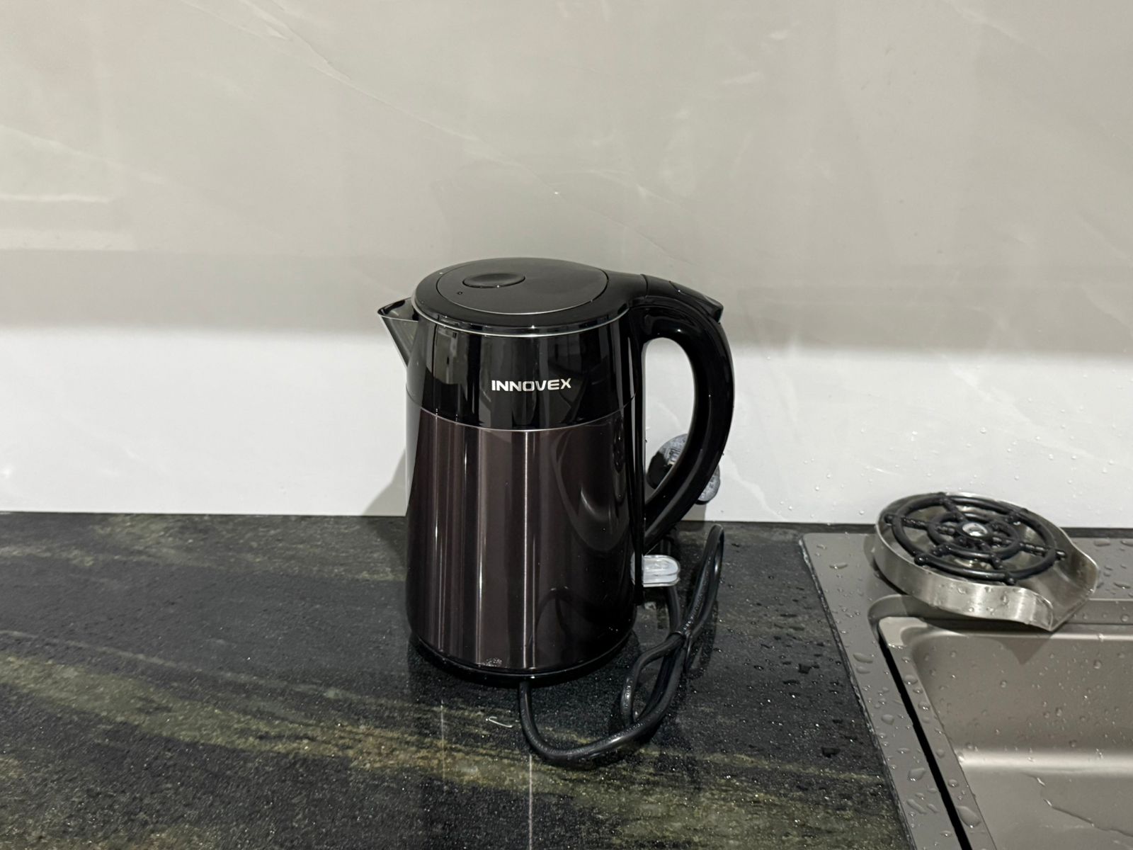 Fully Furnished Apartment for Rent in Coral Plus – Marine Drive, Rigdeway Avenue, Colombo 04.