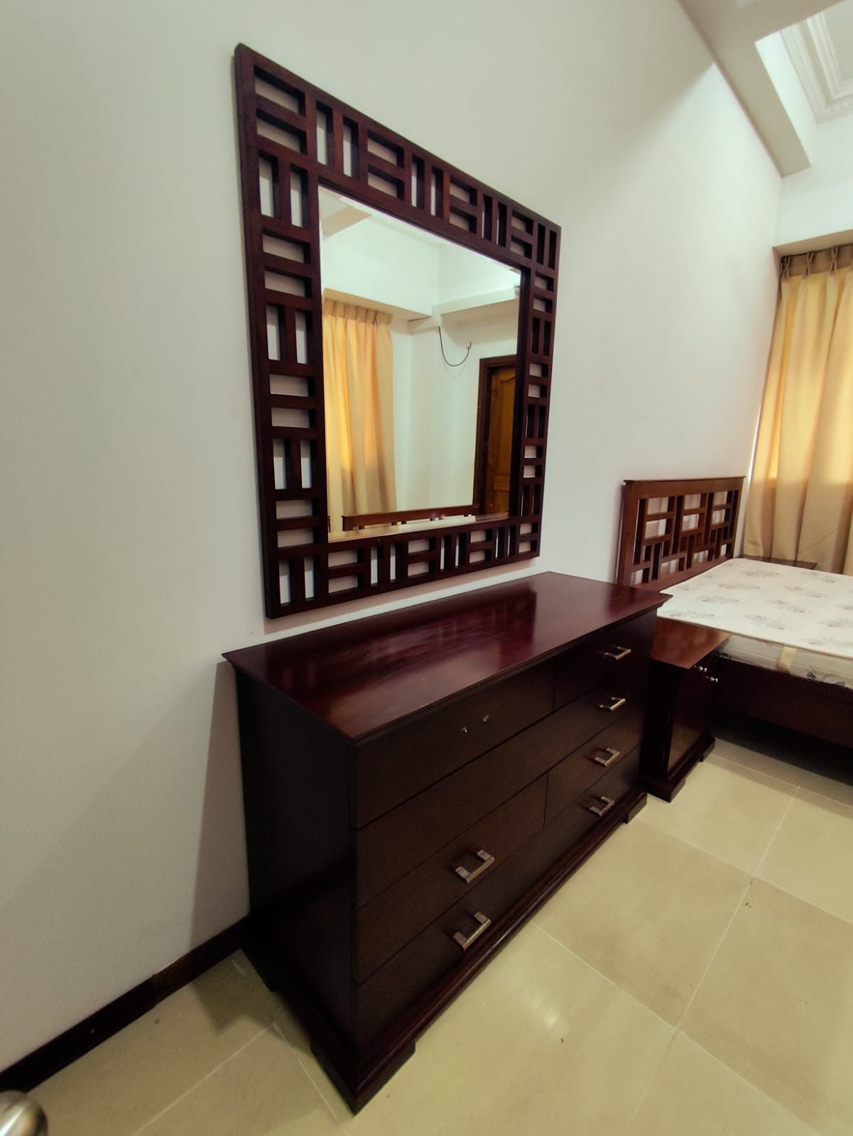 Fully Furnished Luxury Apartment for Rent in Greenpath Residencies, Colombo 3.