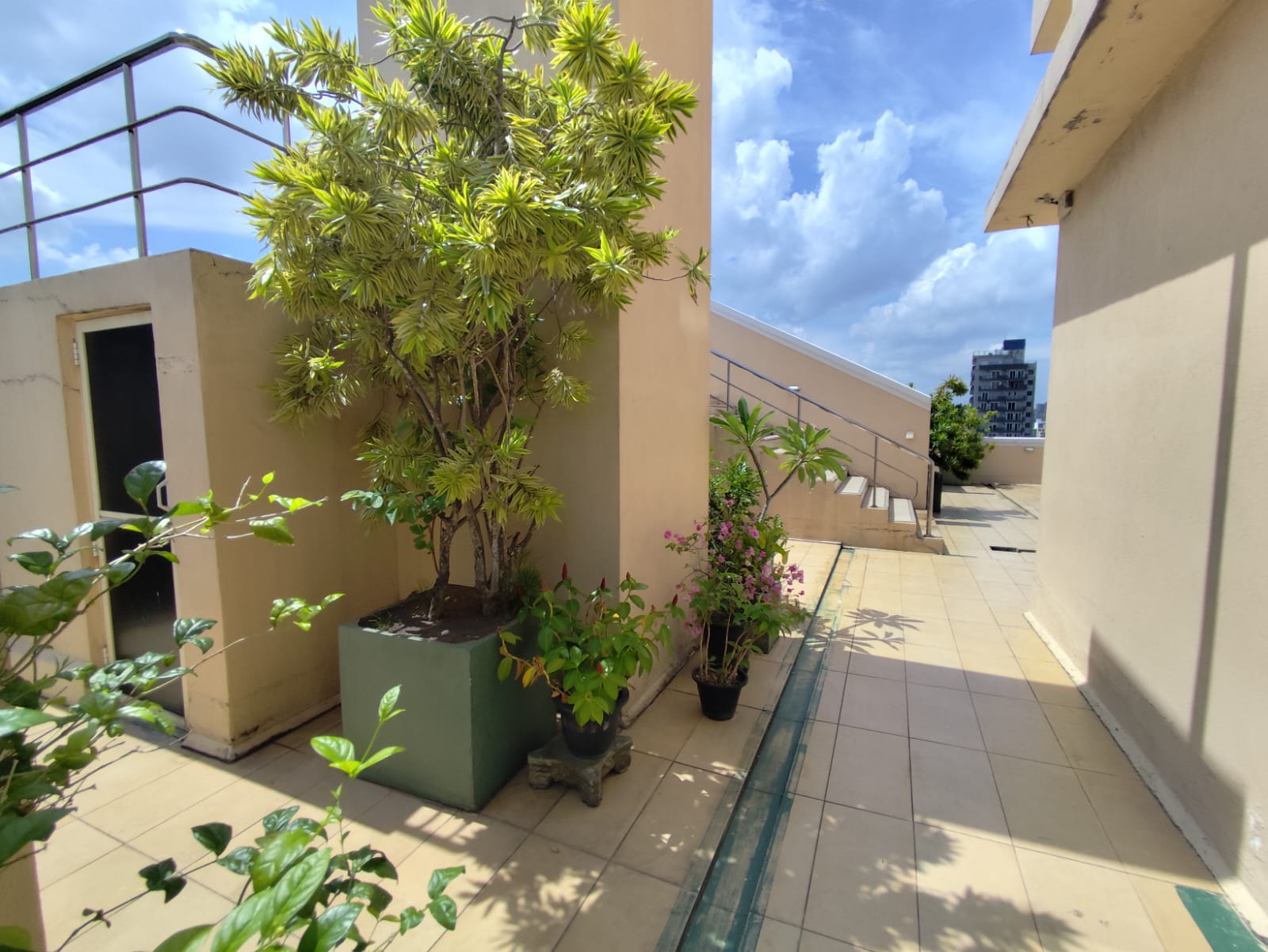 Fully Furnished Luxury Apartment for Rent in Greenpath Residencies, Colombo 3.