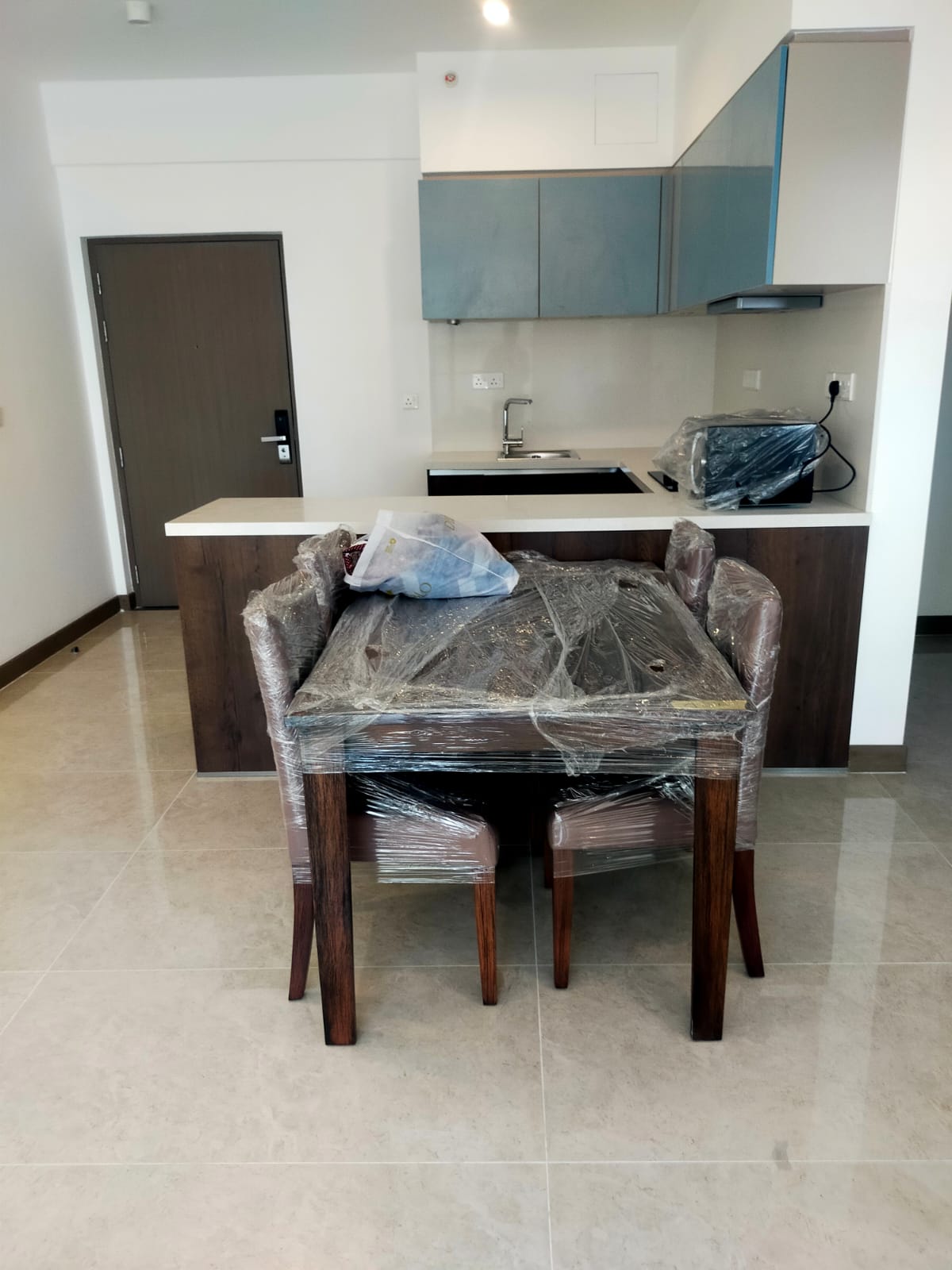 Brand New Apartment for Rent in Marina Square, Colombo 15