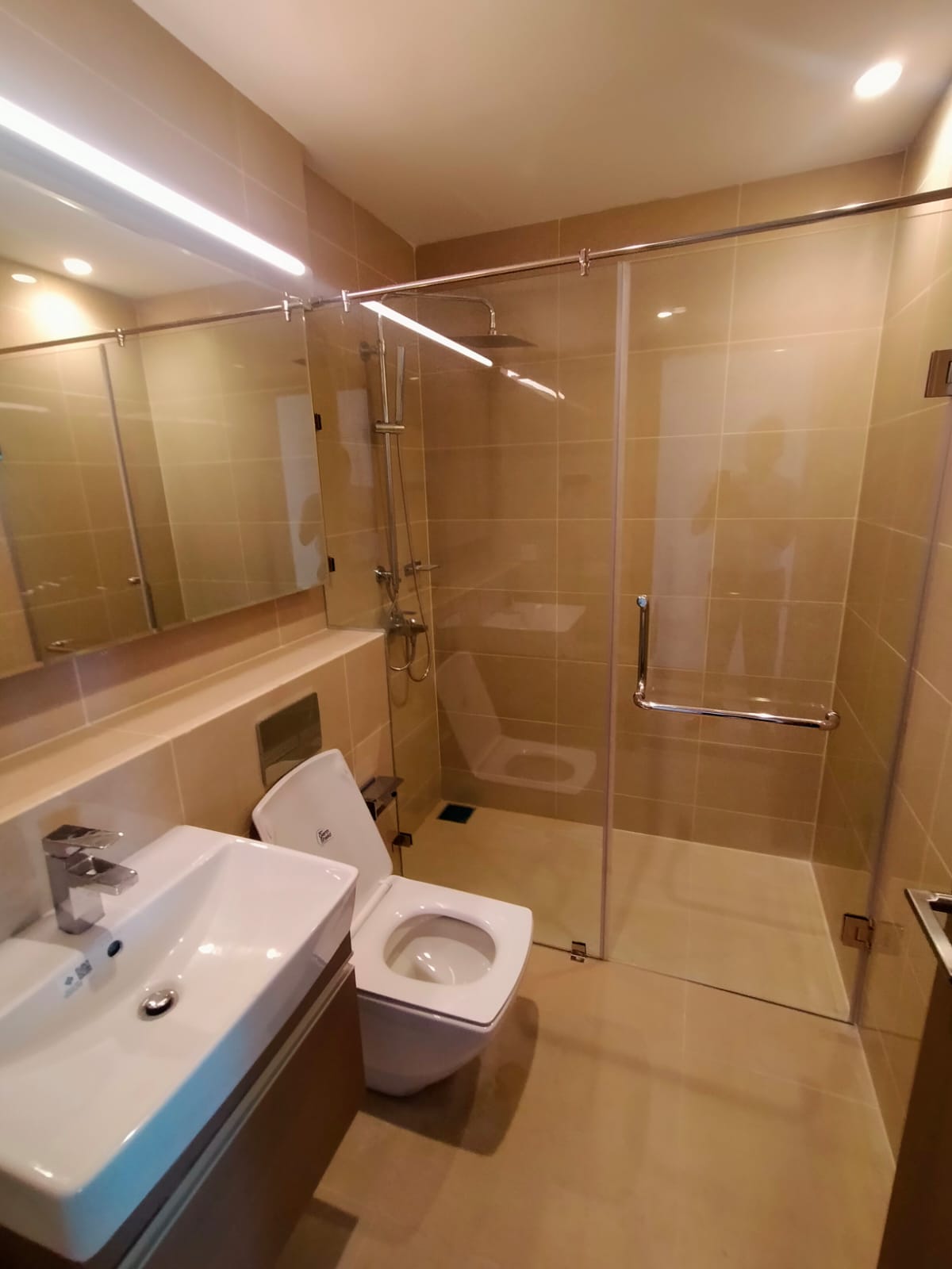 Brand New Apartment for Rent in Marina Square, Colombo 15