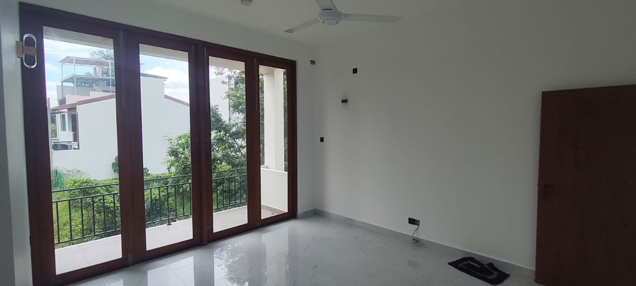 Spacious Family Home for Rent in Thalawathugoda.