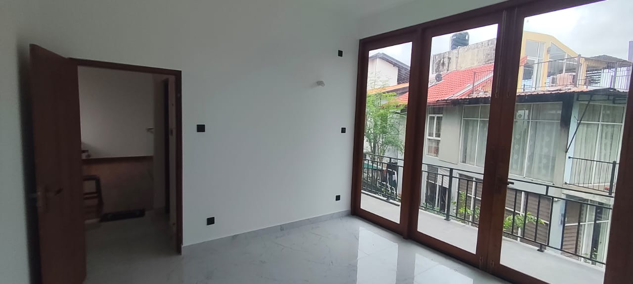 Spacious Family Home for Rent in Thalawathugoda.