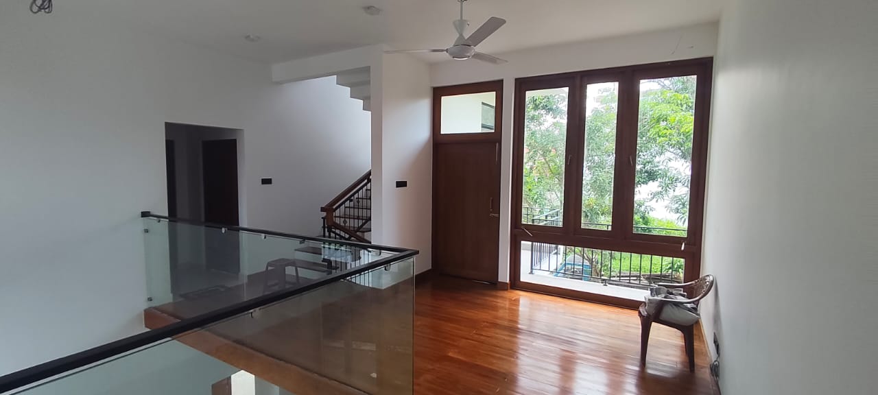 Spacious Family Home for Rent in Thalawathugoda.