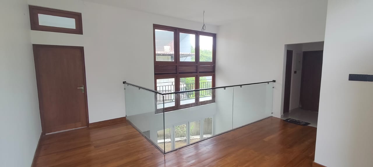 Spacious Family Home for Rent in Thalawathugoda.