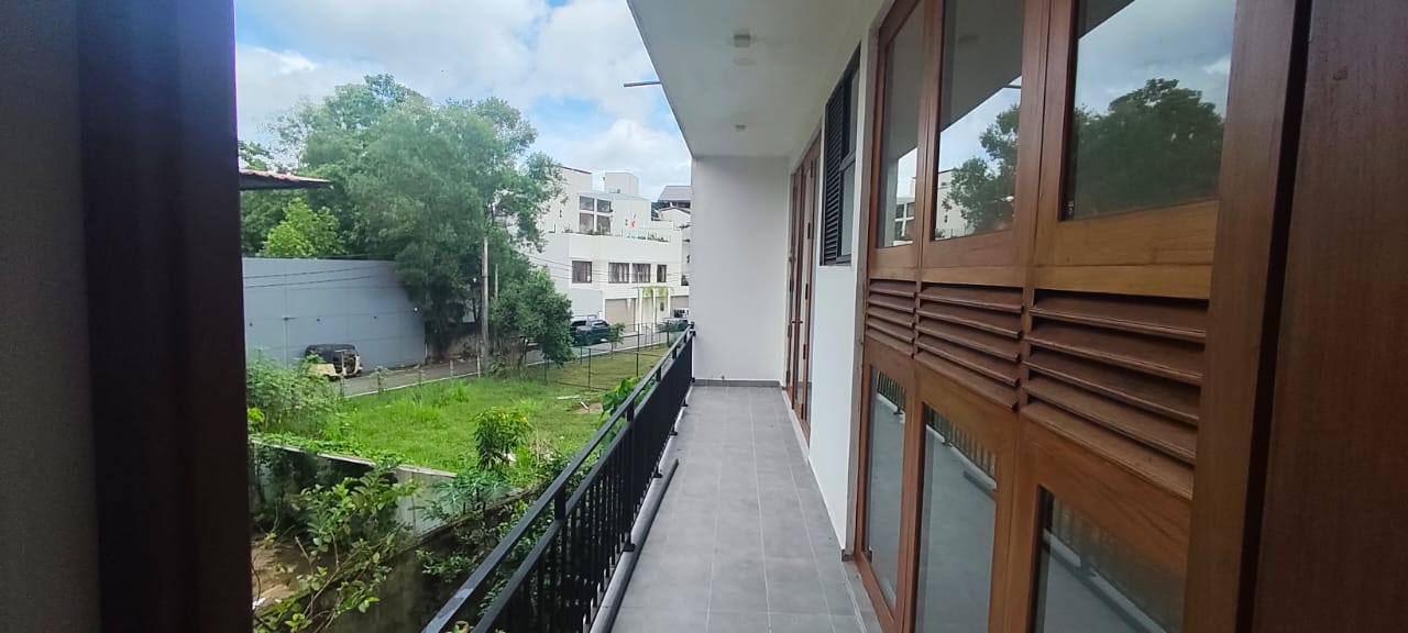 Spacious Family Home for Rent in Thalawathugoda.
