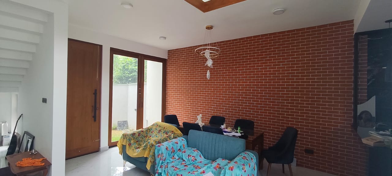 Spacious Family Home for Rent in Thalawathugoda.