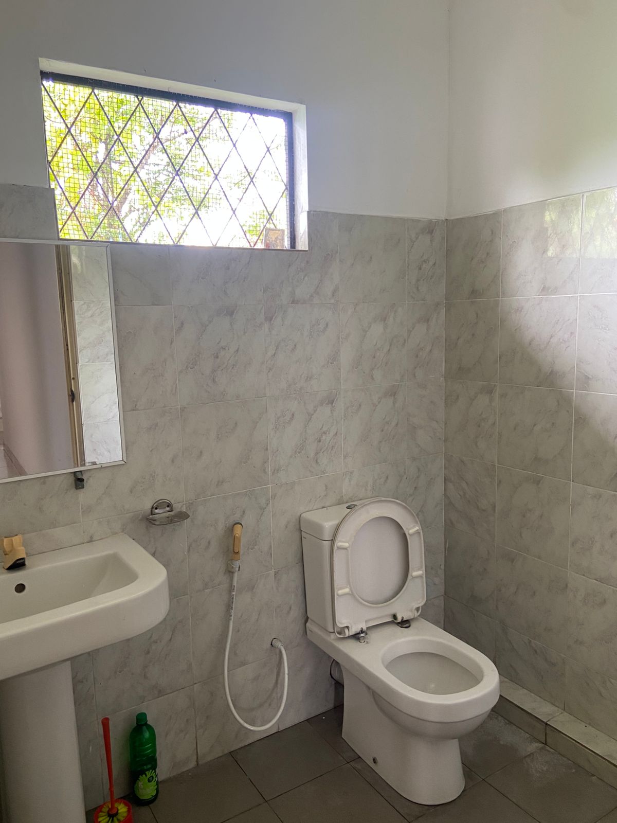 Upper Floor Unit for Rent in Polhengoda Road, Colombo 5