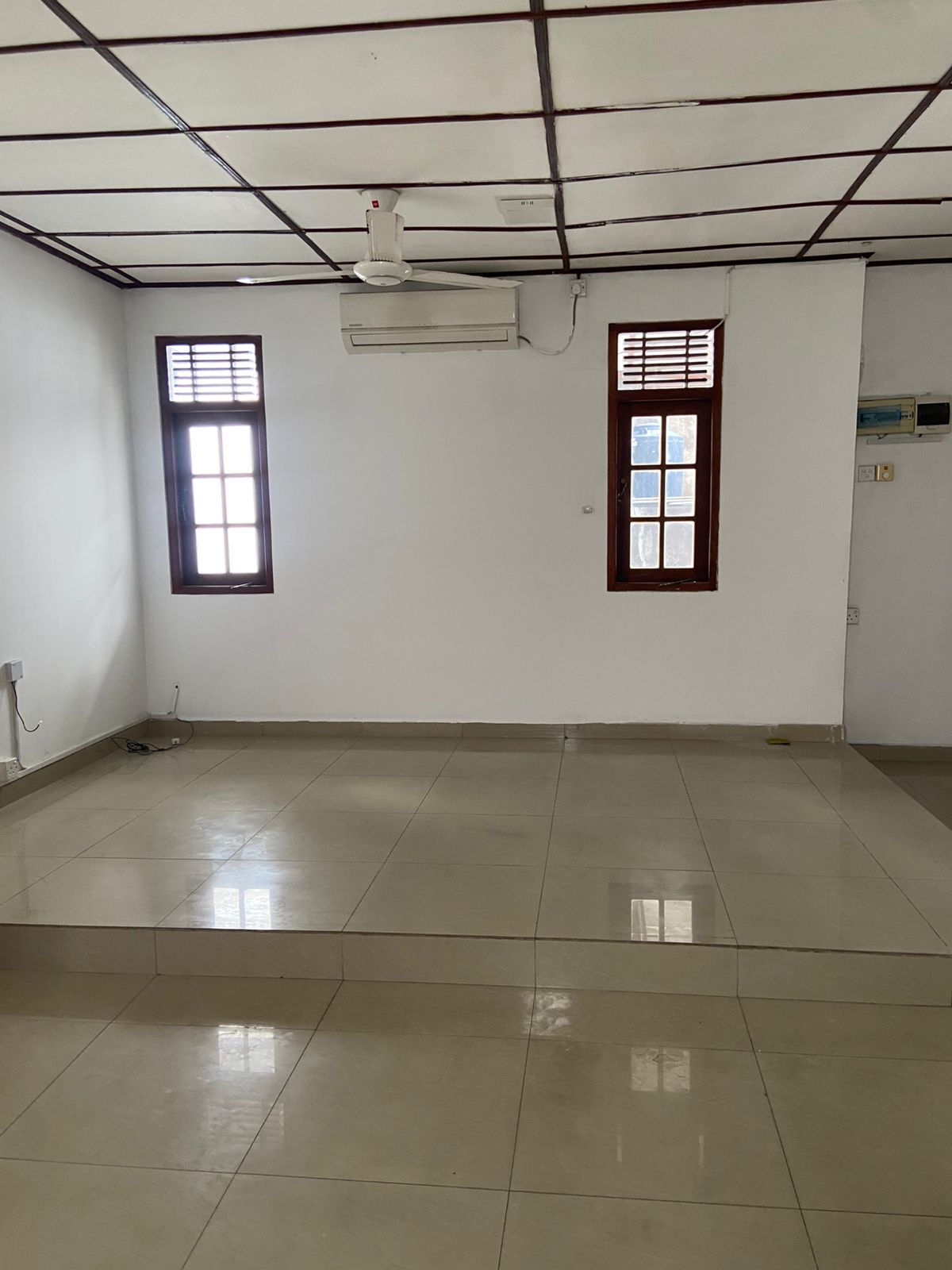 Upper Floor Unit for Rent in Polhengoda Road, Colombo 5