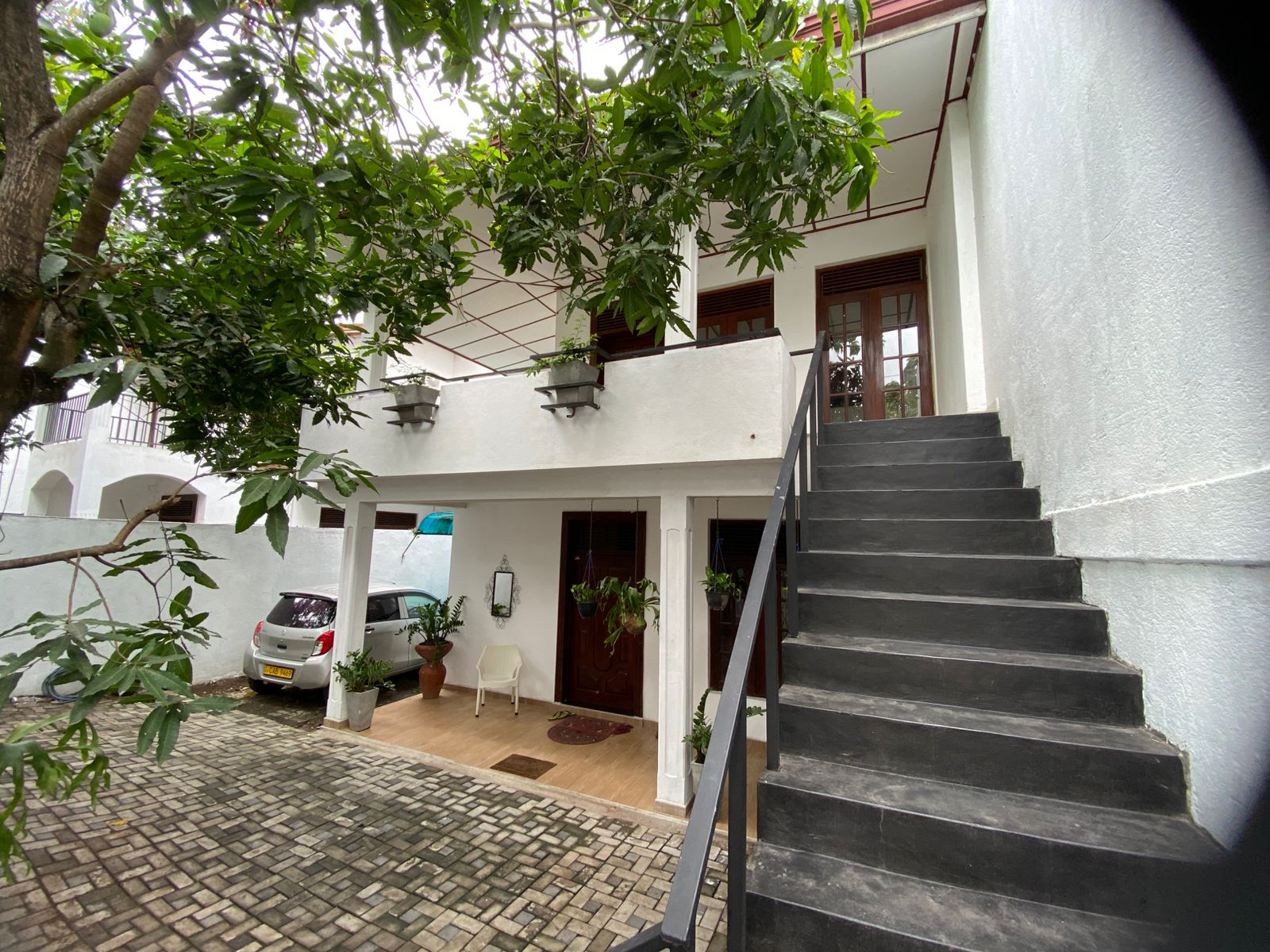 Upper Floor Unit for Rent in Polhengoda Road, Colombo 5