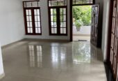 Upper Floor Unit for Rent in Polhengoda Road, Colombo 5