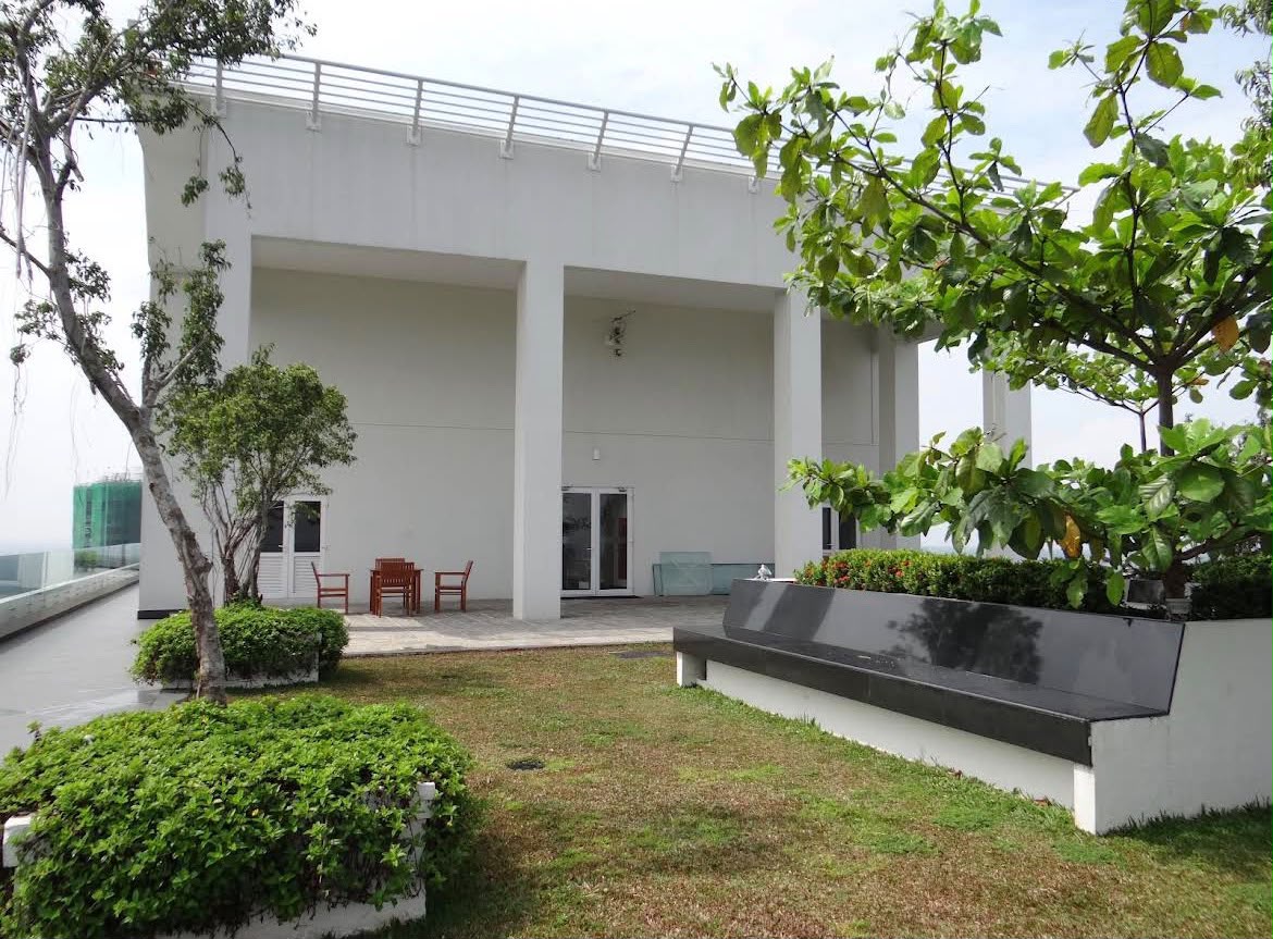 Furnished Apartment for Rent in Fairway Sky Gardens in Rajagiriya.