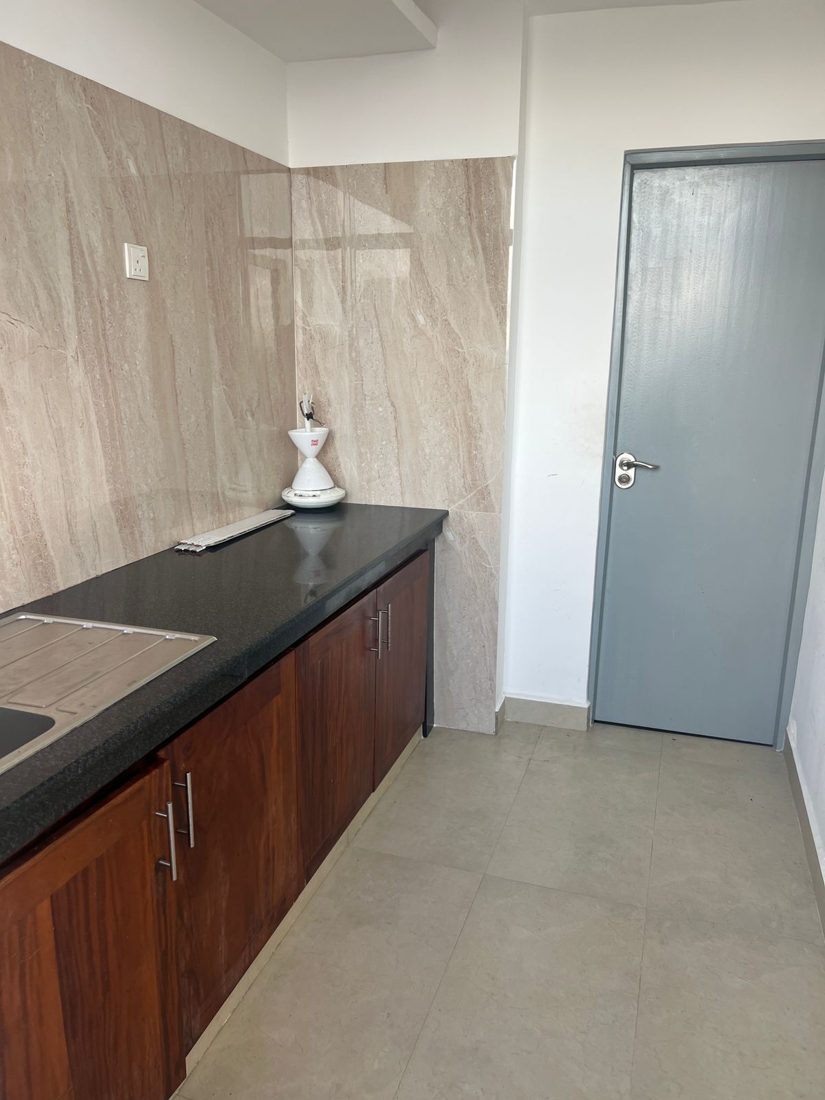Apartment for Rent in Wellawatta, Colombo 6.
