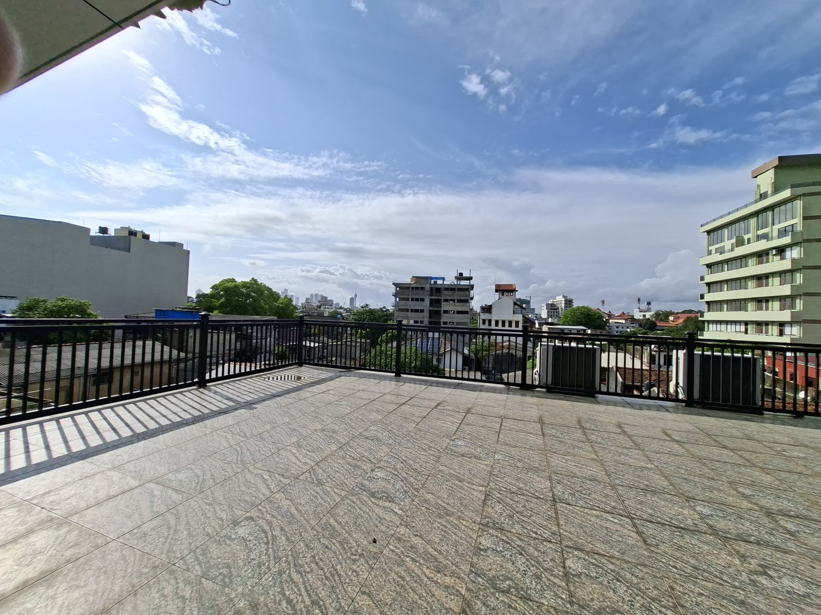 Apartment for Rent in Kirula Road, Colombo 5.