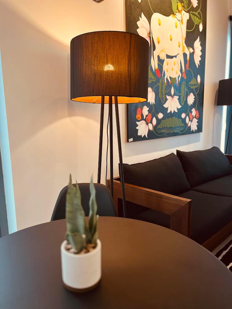Fully Furnished Luxury Apartment for Rent in Tri-Zen, Tower 3, Colombo 2.