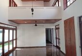 Family Home for Rent In Polhengoda, Colombo 5.