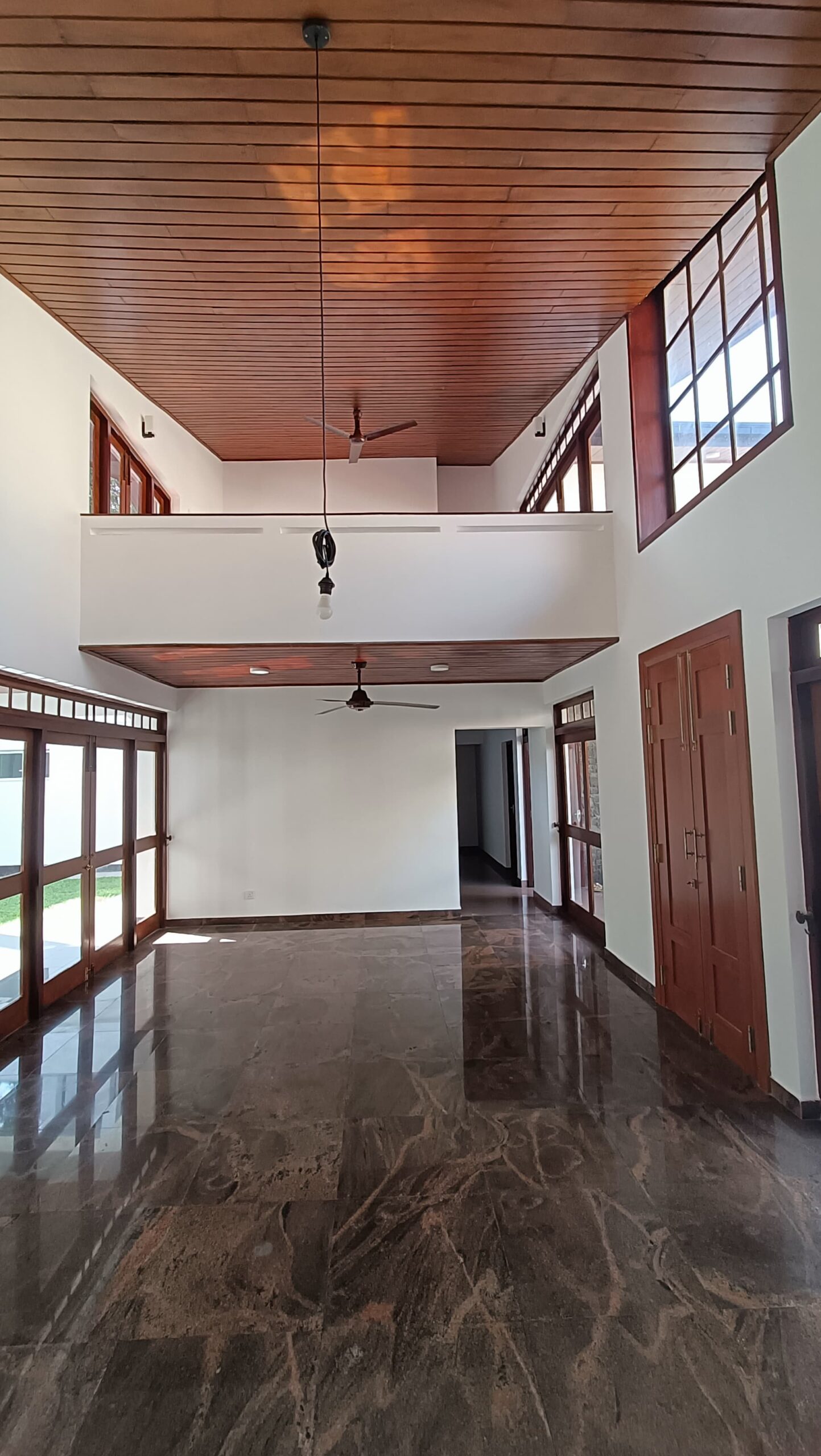 Family Home for Rent In Polhengoda, Colombo 5.