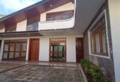 Family Home for Rent In Polhengoda, Colombo 5.