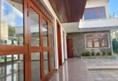 Family Home for Rent In Polhengoda, Colombo 5.