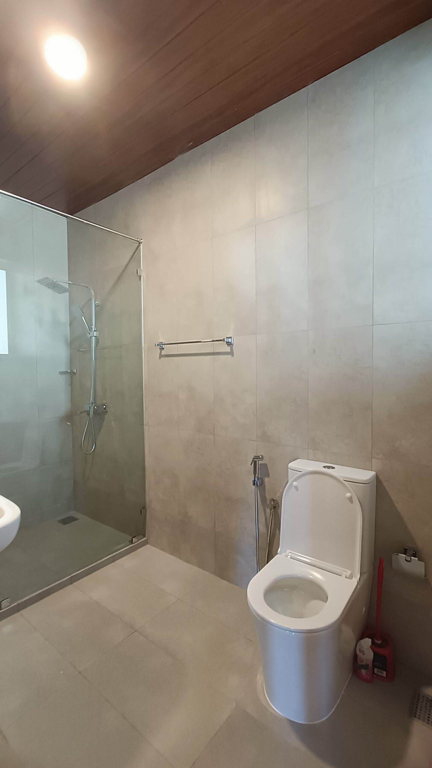 Family Home for Rent In Polhengoda, Colombo 5.