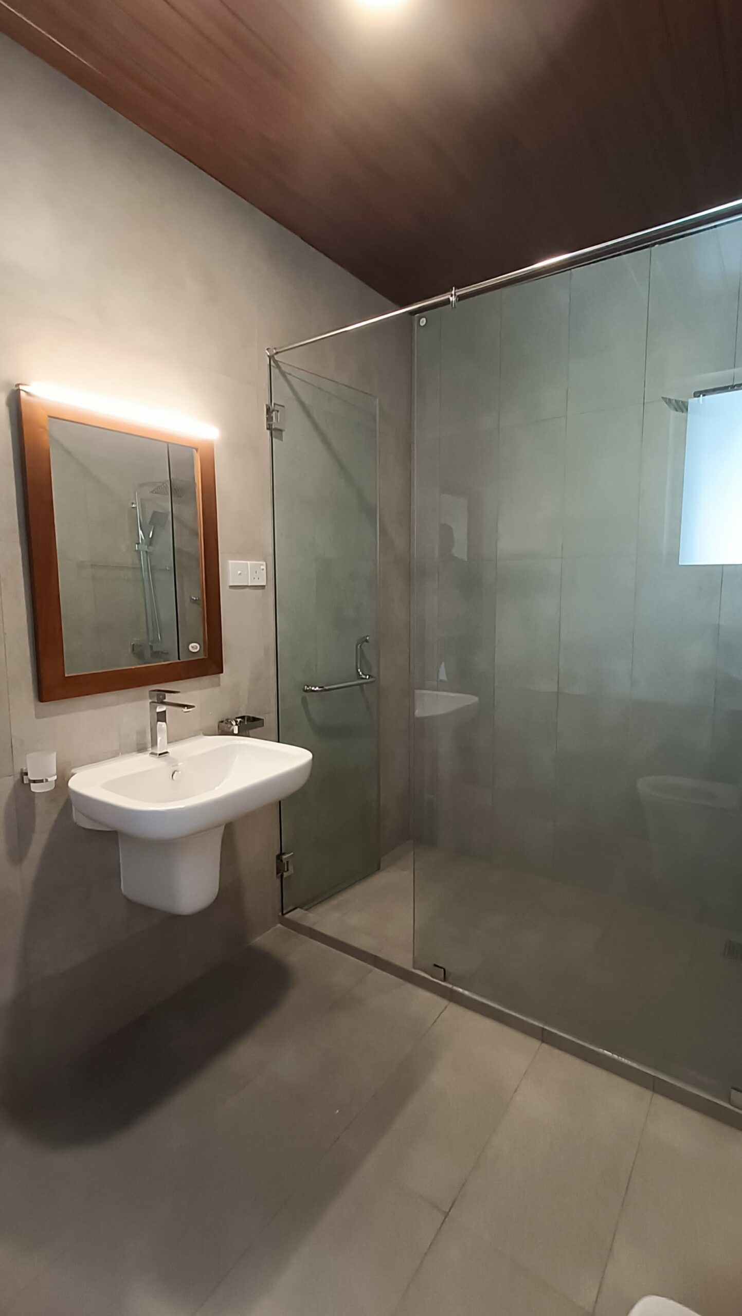 Family Home for Rent In Polhengoda, Colombo 5.