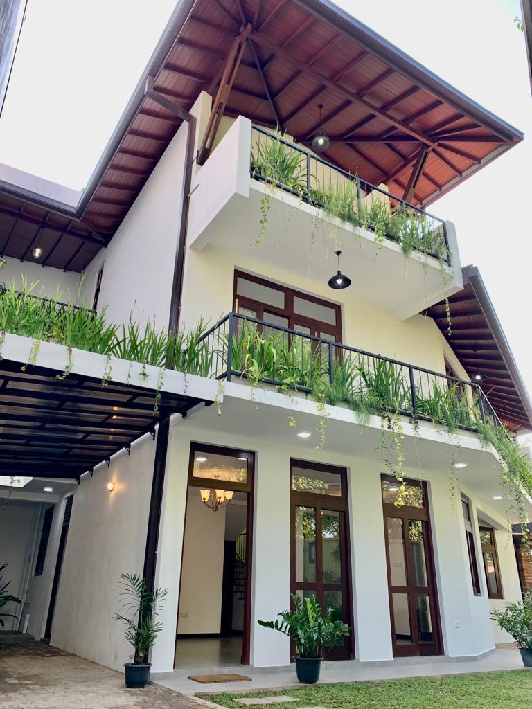 3-Storied House for Rent in Hokandara Road, Thalawatugoda.