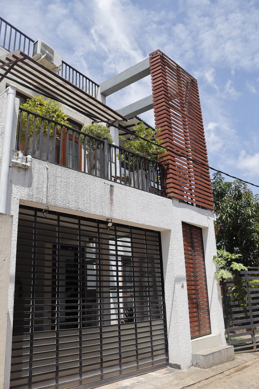 Modern House for Rent in Himbutana, Mulleriyawa.