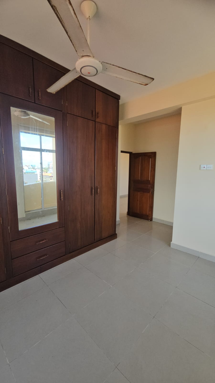 Apartment for Rent in Bambalapitiya, Colombo 4.